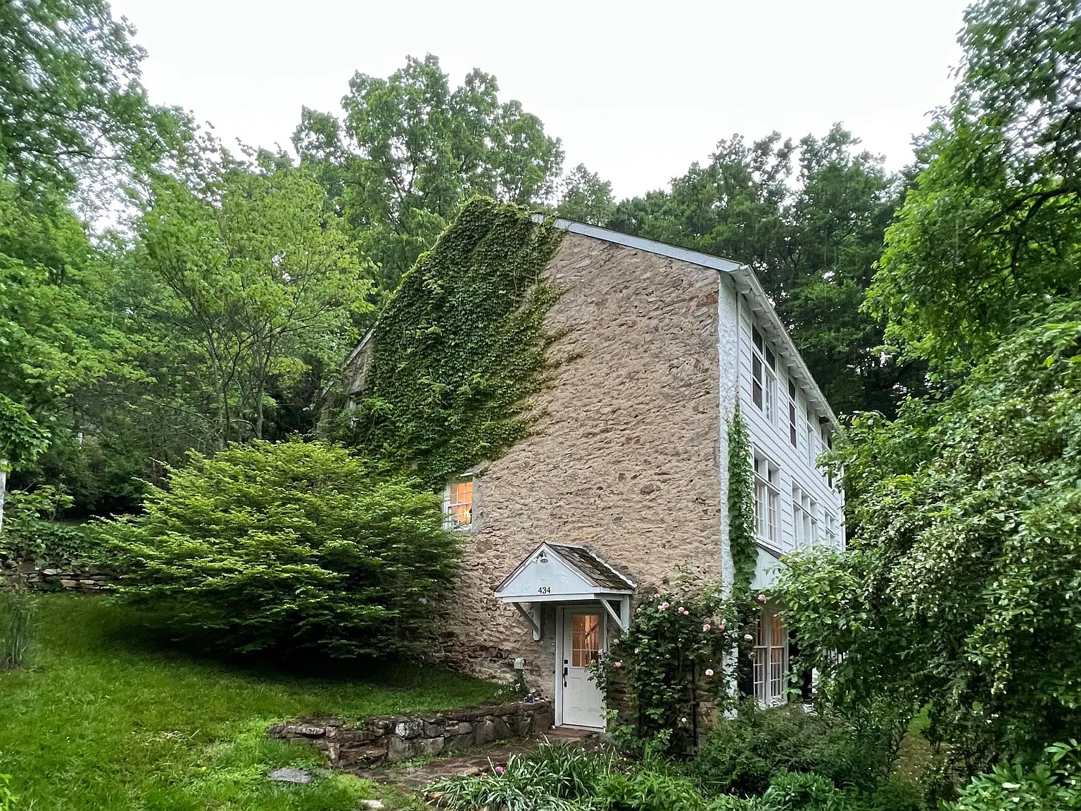 3 bed, 1800 sqft, $3,300 — Photo 3