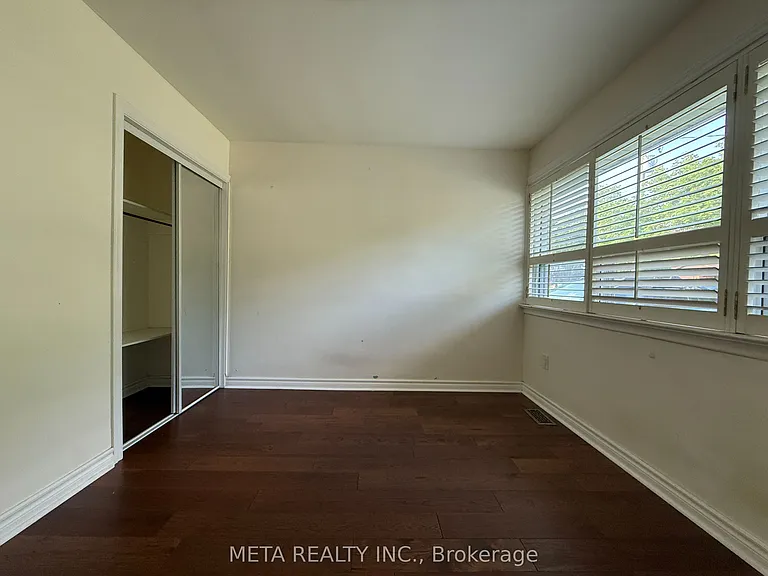 556 McCowan Rd — Photo 39