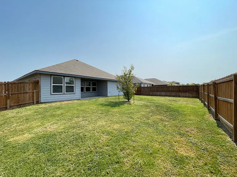 808 Hickok Dr — Photo 25