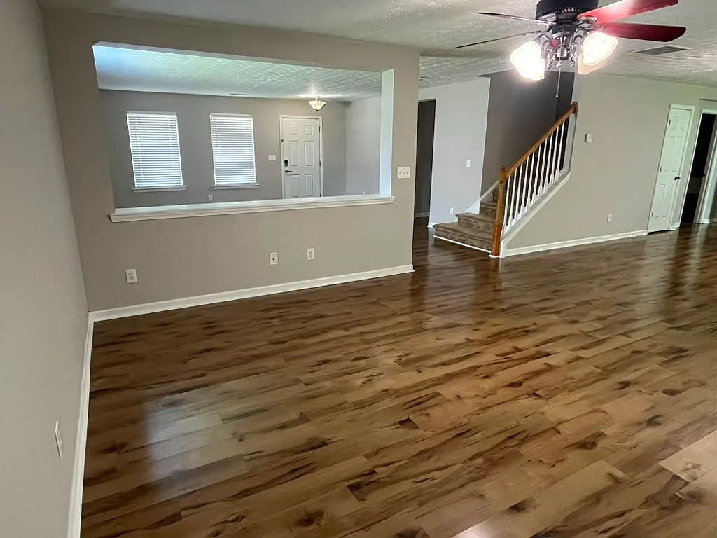 3 bed, 2.5 bath, 2632 sqft, $2,500 — Photo 3