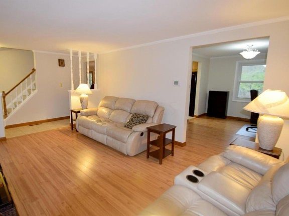 3rd image of 677 Granby Pl S