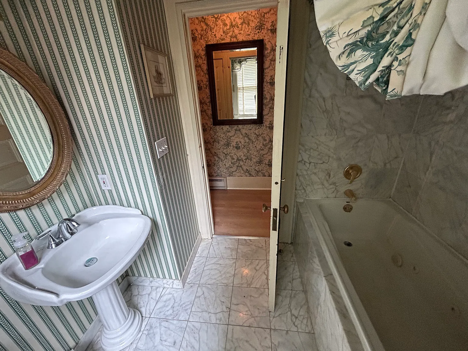 1 bed, 700 sqft, $1,295 — Photo 3