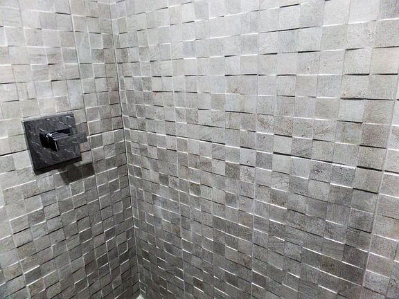 5th image of 244 E 75th St APT 1A