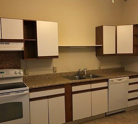 3rd image of 359 W Clinton St