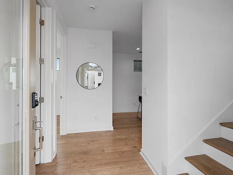 3079 Edwin Cir — Photo 5