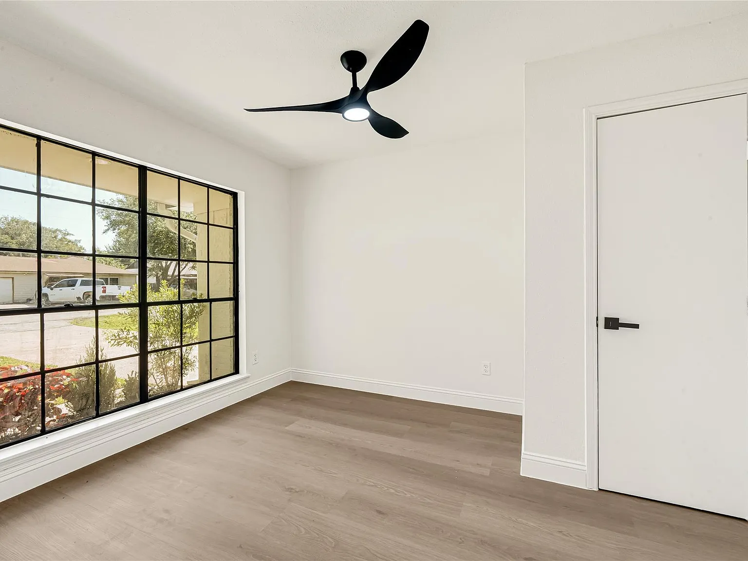3 bed, 2.0 bath, 1722 sqft, $2,200 — Photo 4