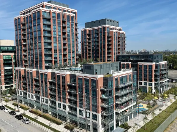 31 Tippett Rd #252, Toronto, ON M3H 0C8