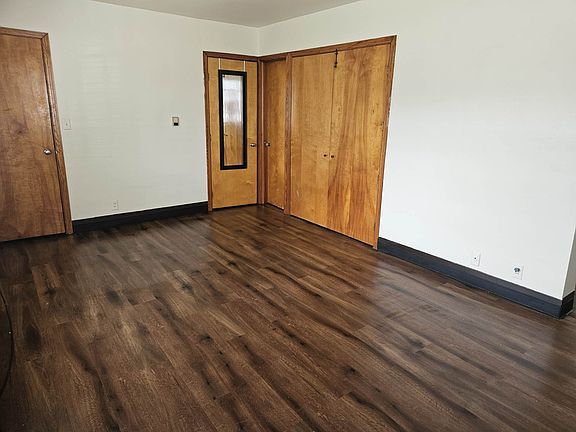 2nd image of 3673 Broadway