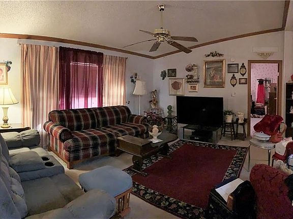 3rd image of 402 N 11th St