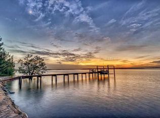 1105 Bayshore Dr, Terra Ceia, FL 34250