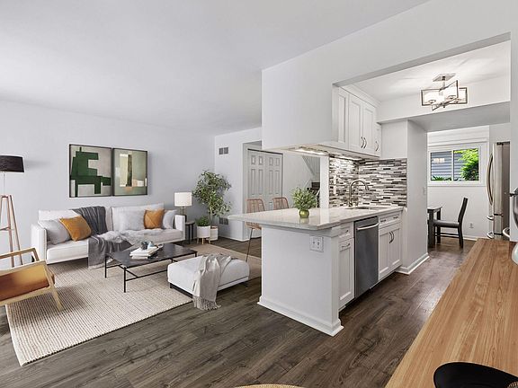 3rd image of 47 River Woods Ln