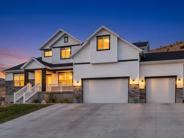 672 N 890 E, Hyde Park, UT 84318