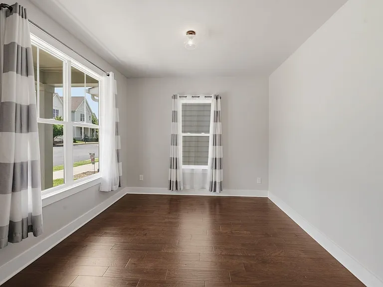 752 Cottage Park Dr — Photo 7