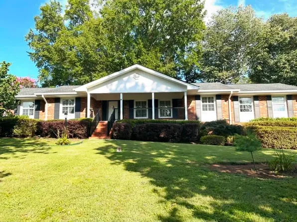 2220 Edgewater Dr NW, Cleveland, TN 37311