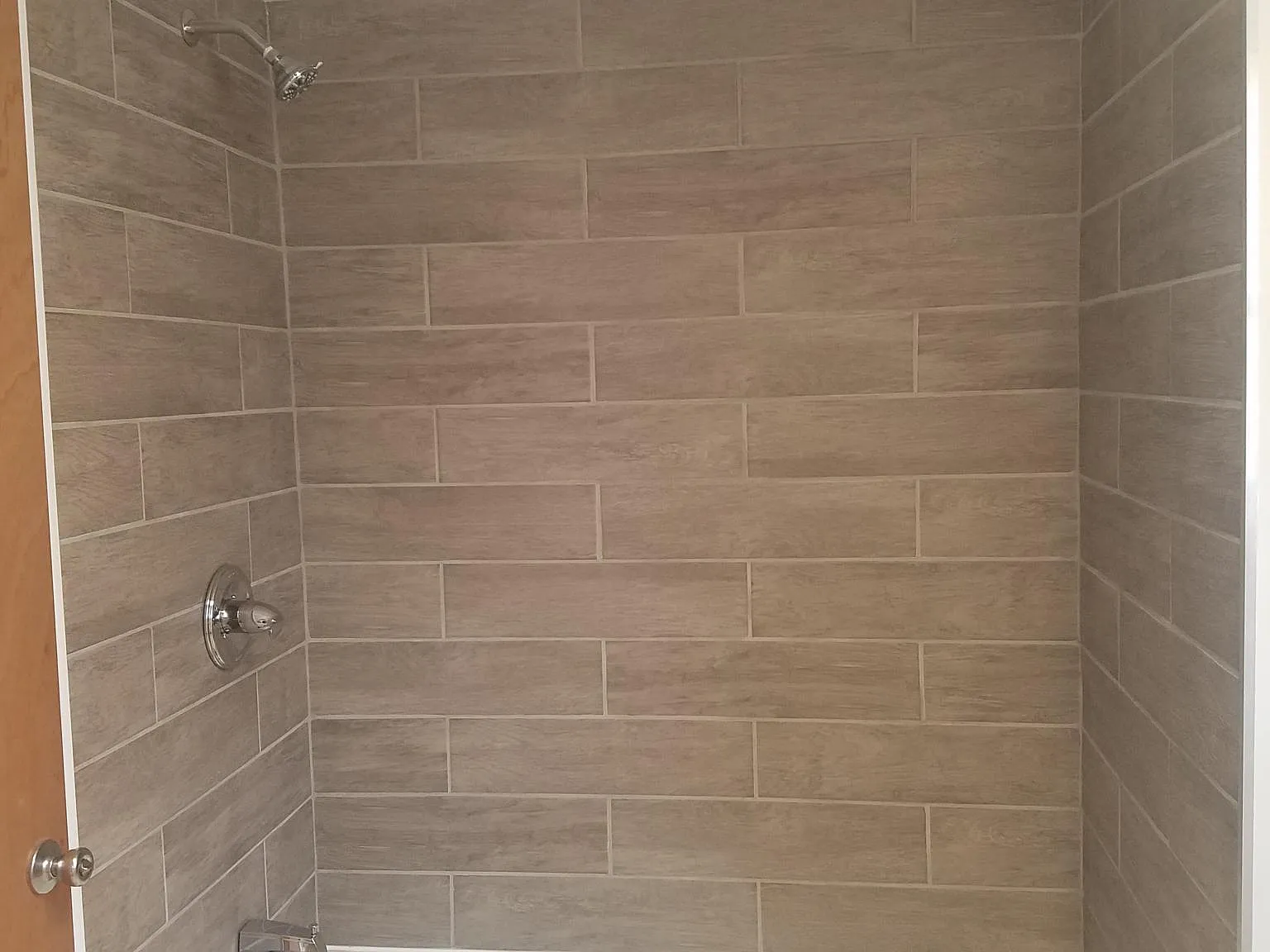 3 bed, 825 sqft, $1,200 — Photo 1