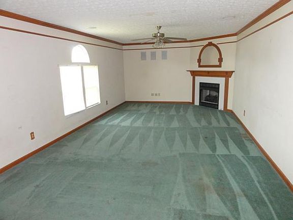 2nd image of 4931 Bixby Park Pl
