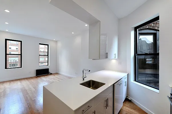 Rented by Aether Property Group | media 1