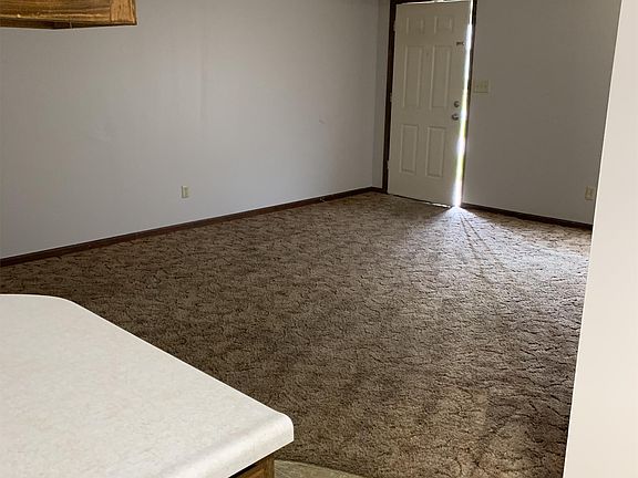 3rd image of 6114 Vinnie Dr APT B