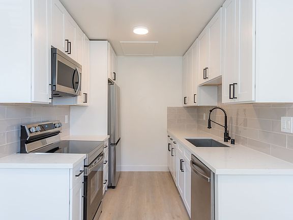 4th image of 3135 Ivy St APT 9