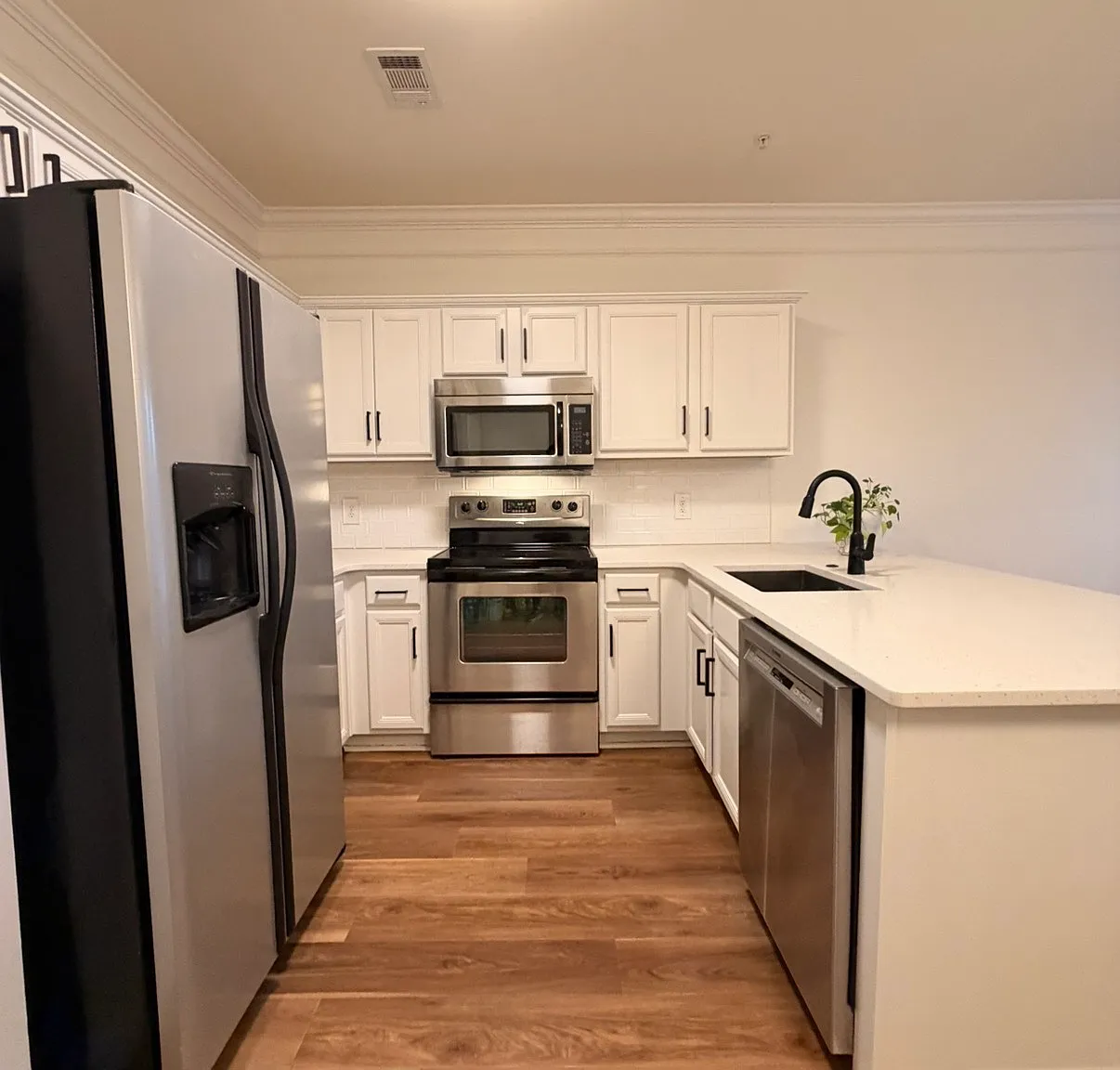 2310 Elliott Ave — Photo 4