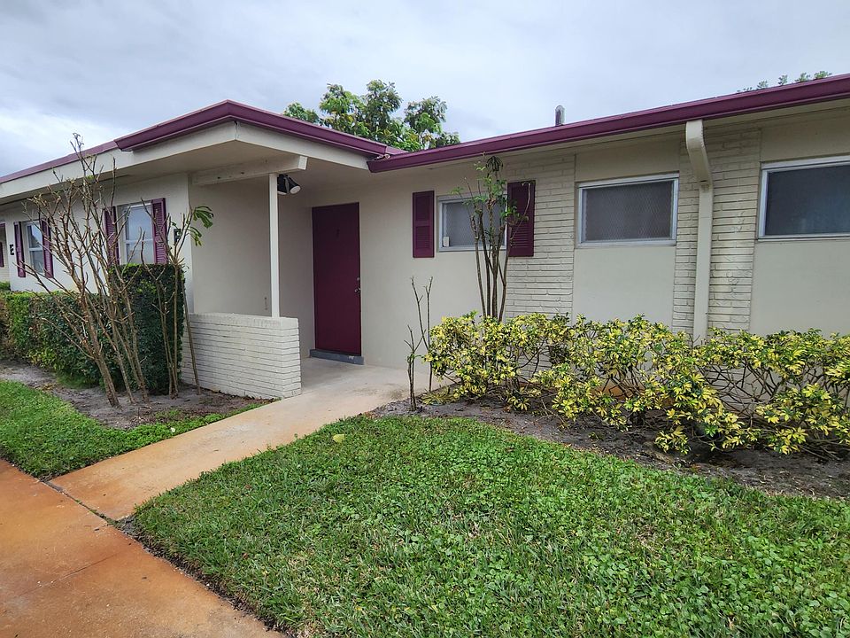 1st image of 2681 Barkley Dr W APT F