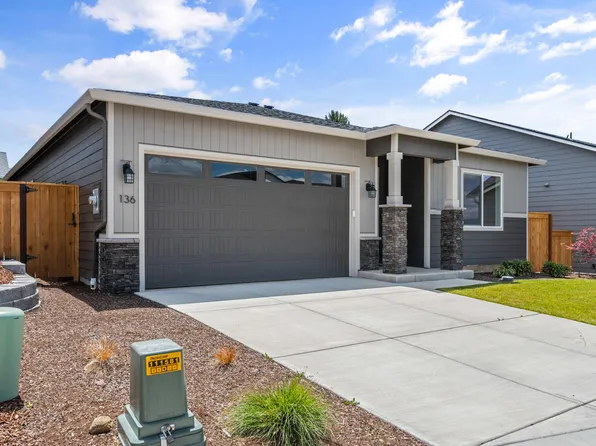 136 Valemont Dr #13, Eagle Point, OR 97524