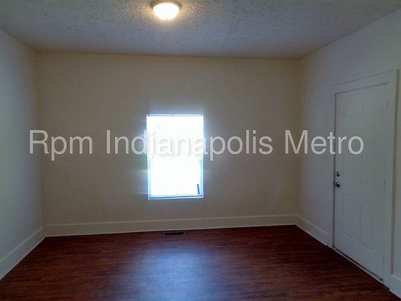 3rd image of 1102 N Parker Ave