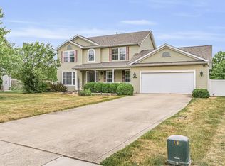 104 Goldenrod Dr, Savoy, IL 61874