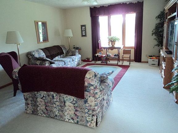 2nd image of 3107 Silver Farms Ln