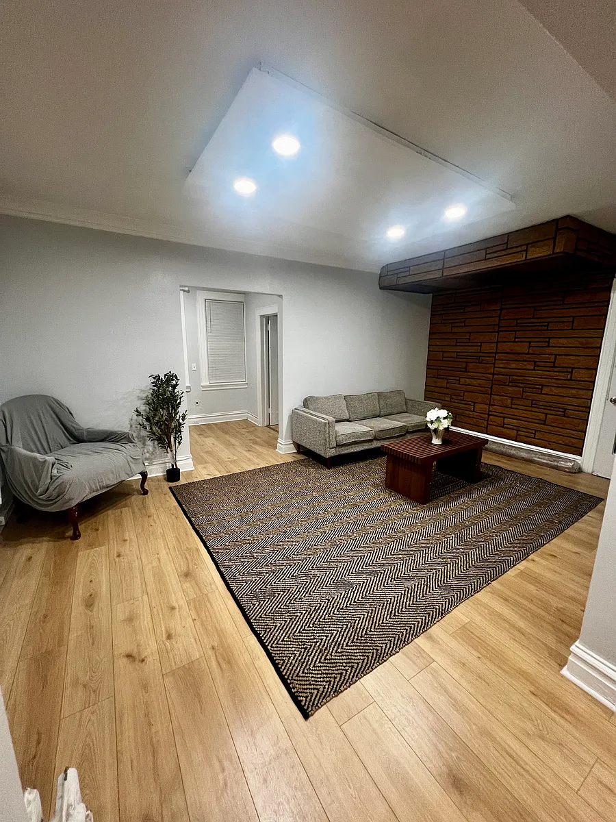 Building Photo - 106 Elliot St #2