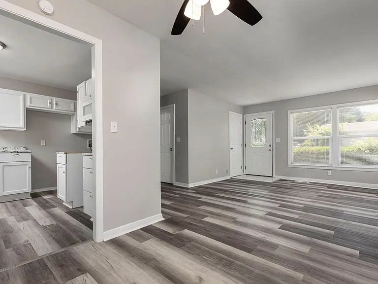 1209 S 45th St — Photo 7