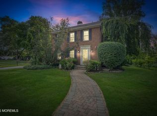 6 Sunset Ct, Freehold, NJ 07728