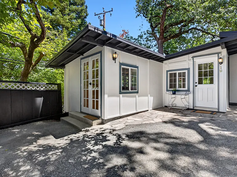 16 El Rincon — Photo 2