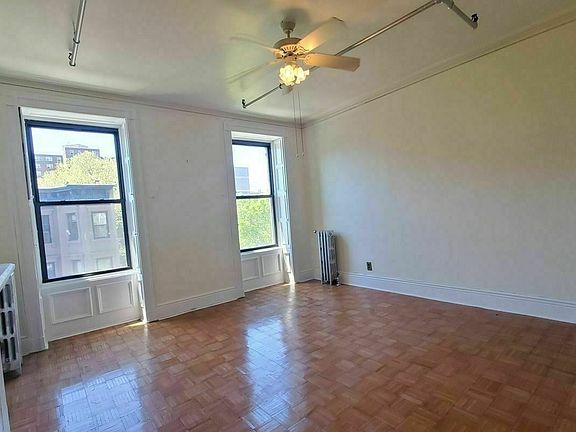 4th image of 281 W 132nd St #3