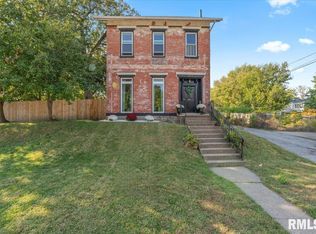 914 Farnam St, Davenport, IA 52803