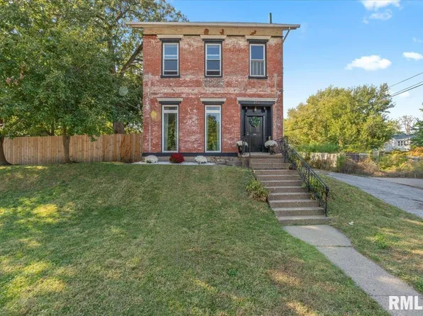 914 Farnam St, Davenport, IA 52803