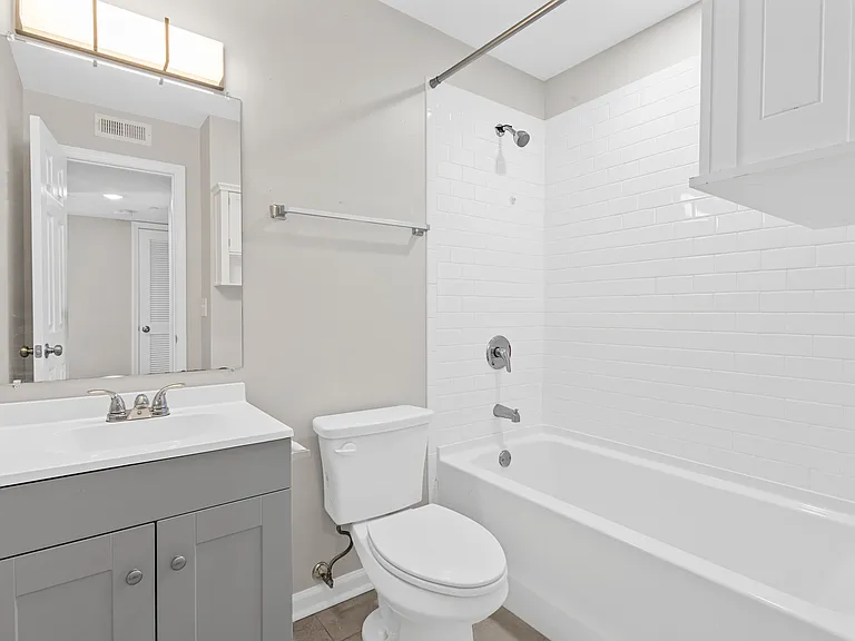 1166 Booth Rd SW #407 — Photo 8