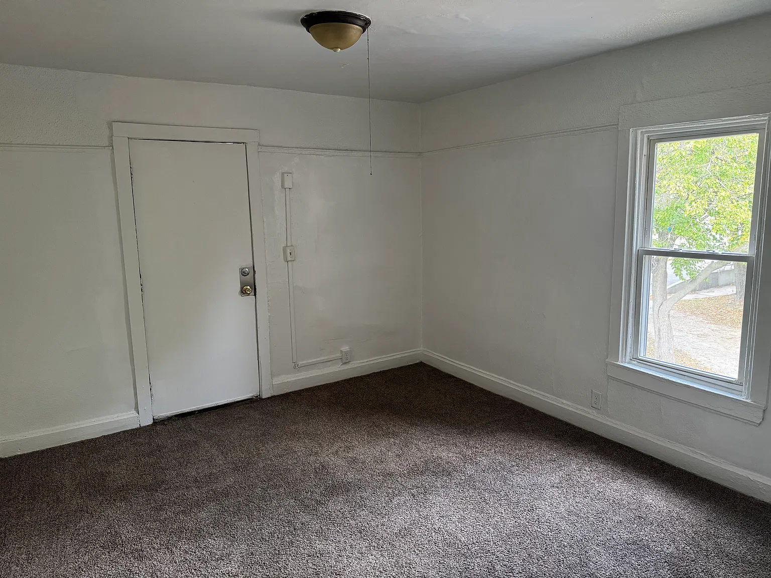 241 S Clark St — Photo 3