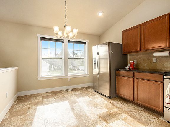 5th image of 4727 Woodridge Ct