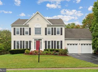 43482 Golden Meadow Cir, Ashburn, VA 20147