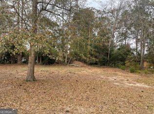56 McLean St, Claxton, GA 30417