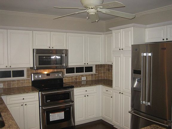 5th image of 3736 Upland Dr