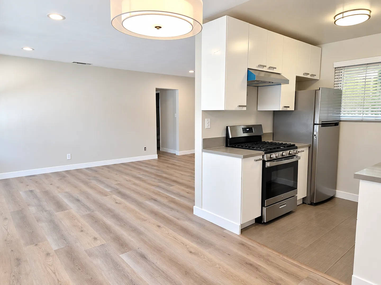 8532 Saturn Street — Photo 3