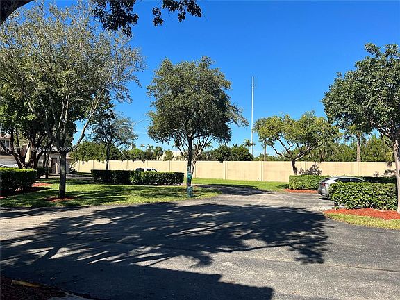 3rd image of 11124 NW 73rd St #11124