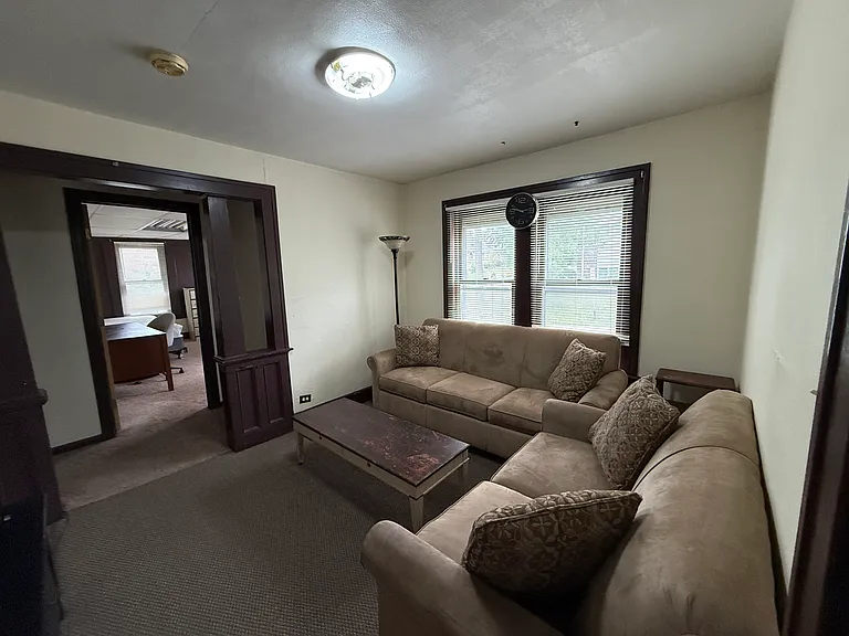 12 Columbus Pl — Photo 7