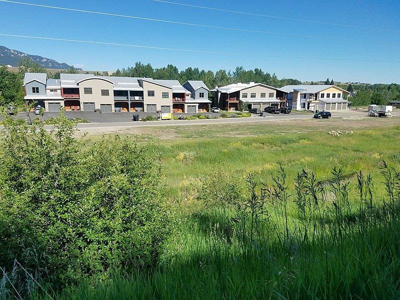 1st image of 204 Kainu Ave