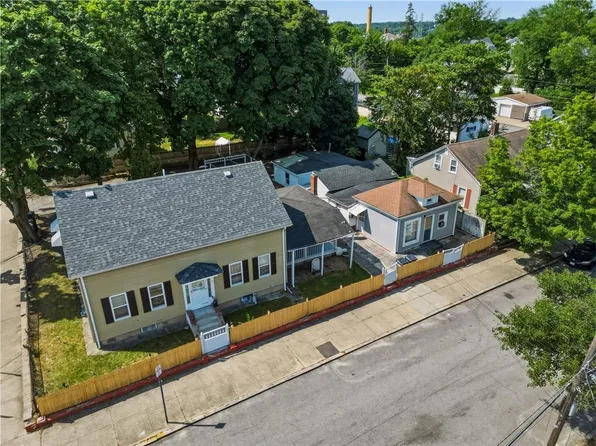 127 Meadow St, Pawtucket, RI 02860