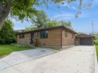 615 12th Ave, Coralville, IA 52241