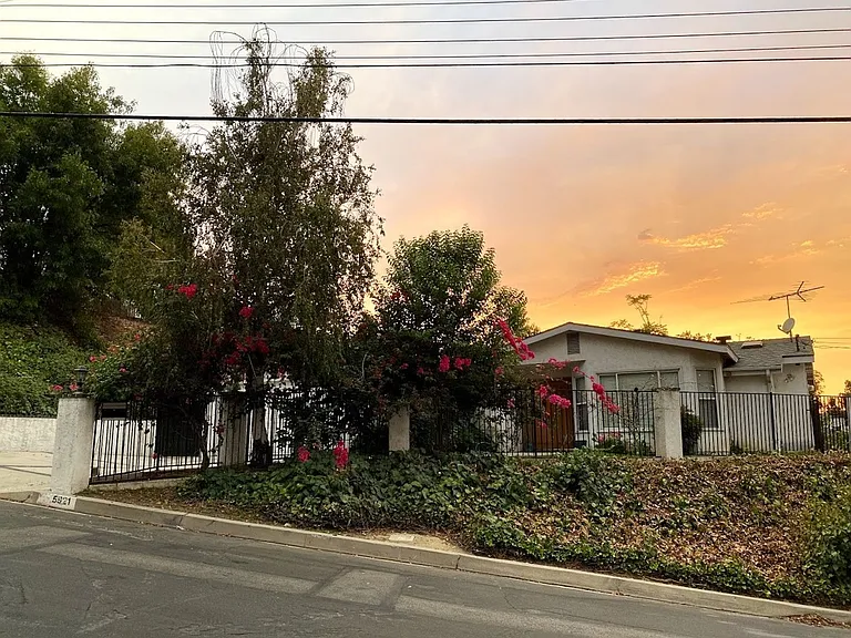 5921 McDonie Ave — Photo 2