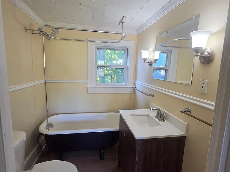 29 Adams St #3 — Photo 4